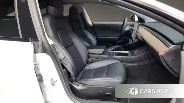 Tesla Model 3 2021 Белый из Кореи, фото 2