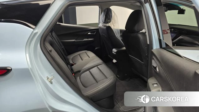 Chevrolet (GM Daewoo) New Bolt EV 2022 Светло-серебряный цвет из Кореи, фото 2