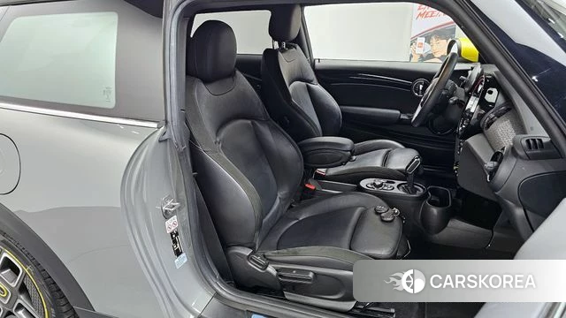 Mini Cooper Electric 2022 Серый из Кореи, фото 2