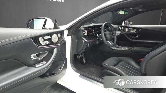 Mercedes-Benz E-Class W213 2022 Белый из Кореи, фото 2