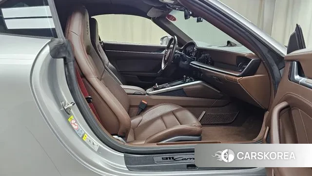 Porsche 911(992) 2022 Серебристо-серый из Кореи, фото 2