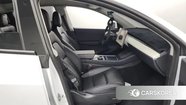 Tesla Model Y 2022 Белый из Кореи, фото 2