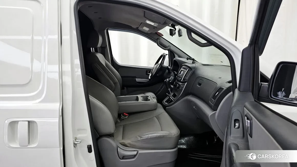 Hyundai The New Grand Starex 2018 Белый из Кореи, фото 2