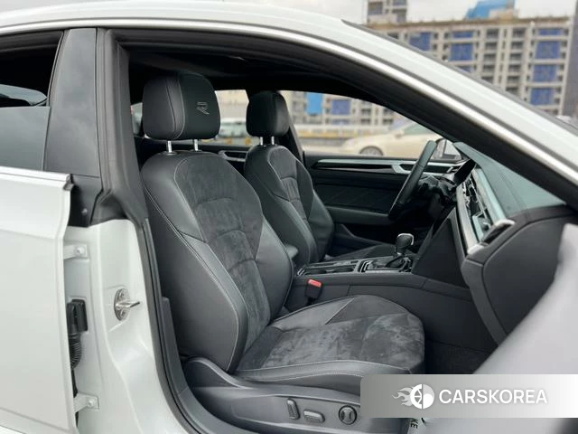 Volkswagen CC 2024 Белый из Китая, фото 2