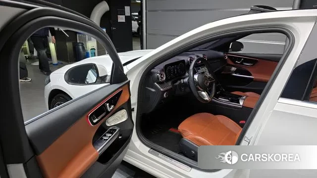 Mercedes-Benz C-Class W206 2022 Белый из Кореи, фото 2