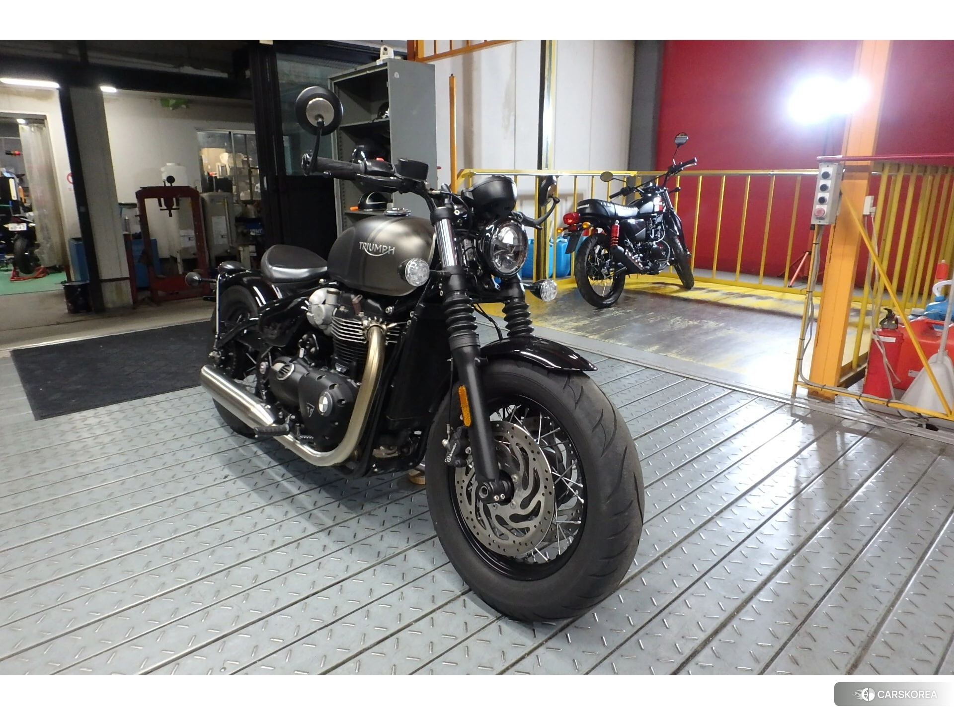 Проданный Triumph BONNEVILLE BOBBER 2022 из Японии, фото 2