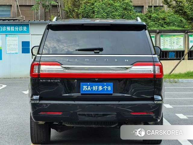 Lincoln Navigator 2023 Черный из Китая, фото 2