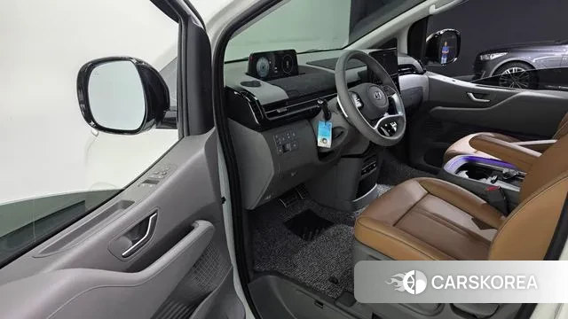 Hyundai Staria 2023 Белый из Кореи, фото 2