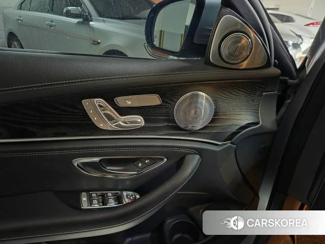 Mercedes-Benz E-Class W213 2020 Серебряный из Кореи, фото 2