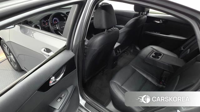 Kia The New K3 2nd generation 2024 Серый из Кореи, фото 2