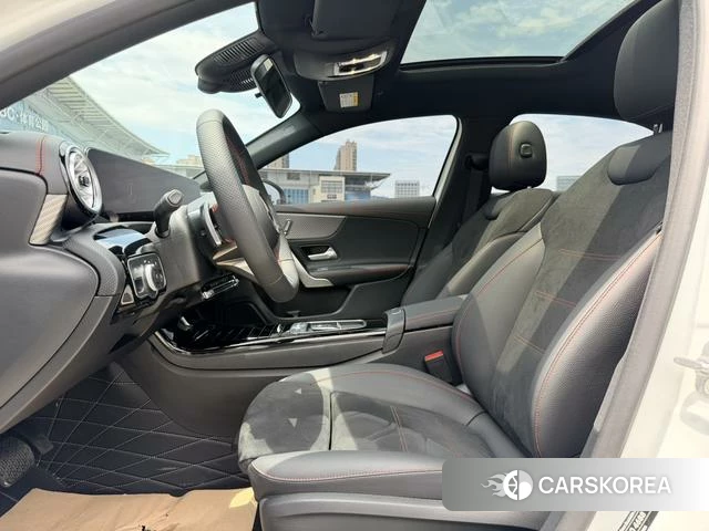 Mercedes-Benz Class A 2025 Белый из Китая, фото 2