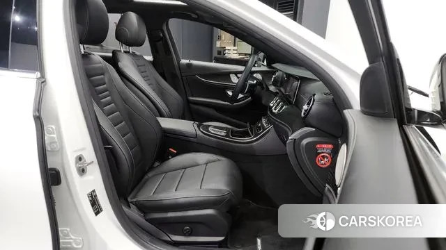 Mercedes-Benz E-Class W213 2023 Белый из Кореи, фото 2