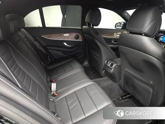 Mercedes-Benz E-Class W213 2022 Черный из Кореи, фото 2