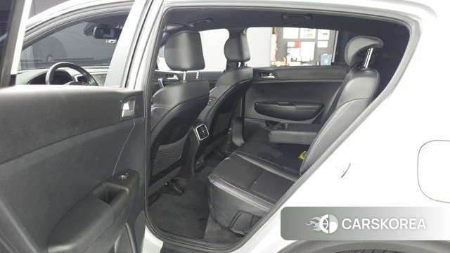 Kia Sportage The Bold 2021 Серебристо-серый из Кореи, фото 2