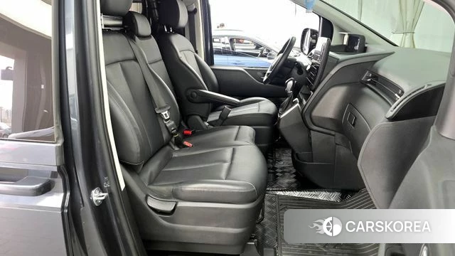 Hyundai Staria 2023 Серый из Кореи, фото 2