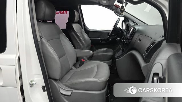 Hyundai The New Grand Starex 2018 Белый из Кореи, фото 2