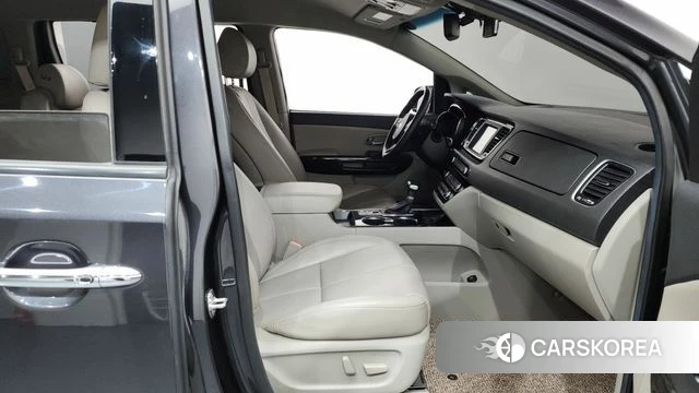 Kia The New Carnival 2019 Серый из Кореи, фото 2