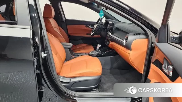 Kia The New K3 2nd generation 2024 Черный из Кореи, фото 2