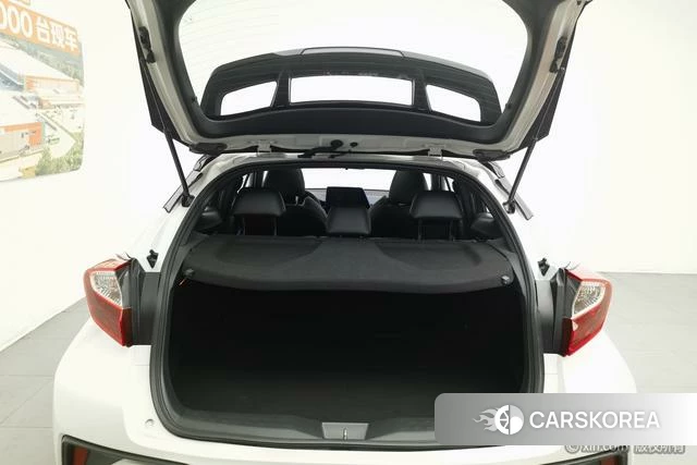Toyota C-HR 2021 Белый из Китая, фото 2