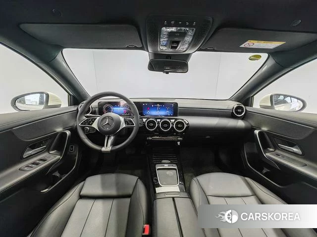 Mercedes-Benz Class A 2025 Белый из Китая, фото 2