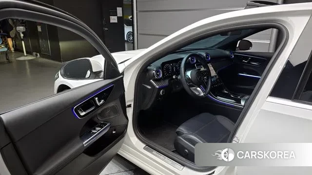 Mercedes-Benz C-Class W206 2022 Белый из Кореи, фото 2