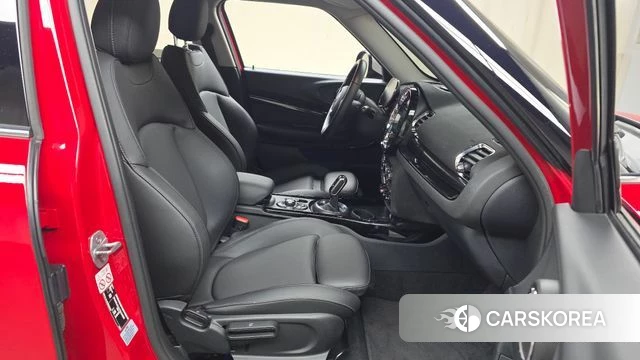 Mini Cooper Clubman 2023 Красный из Кореи, фото 2