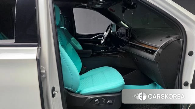 Cadillac Escalade 5th Generation 2021 Белый из Кореи, фото 2