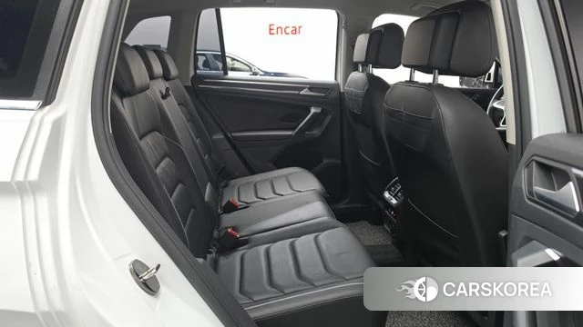 Volkswagen Tiguan second Generation 2022 Белый из Кореи, фото 2