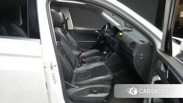 Volkswagen Tiguan second Generation 2020 Белый из Кореи, фото 2