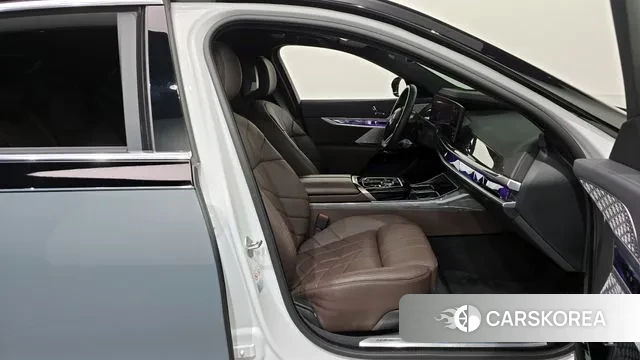 BMW i7 (G70) 2023 Серый из Кореи, фото 2