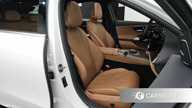 Mercedes-Benz E-Class W214 2024 Белый из Кореи, фото 2