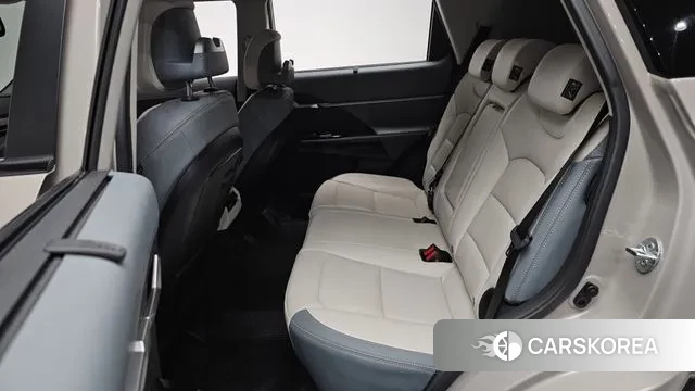 Ssangyong Torres EVX 2024 Песочный из Кореи, фото 2