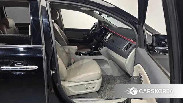 Kia The New Carnival 2018 Черный из Кореи, фото 2