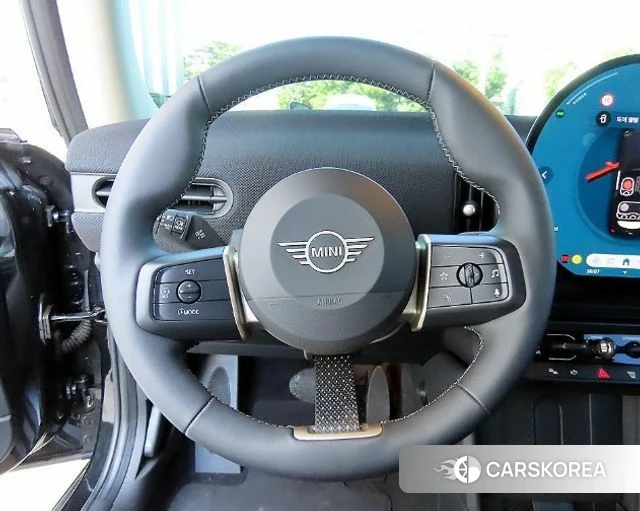 Mini Cooper C 4th generation 2025 Черный из Кореи, фото 2