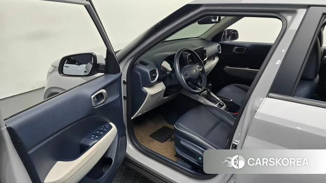 Hyundai Venue 2025 Серебристо-серый из Кореи, фото 2