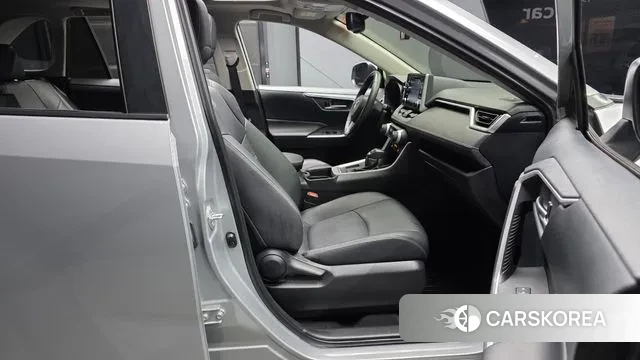Toyota RAV4 5th Generation 2019 Серый из Кореи, фото 2