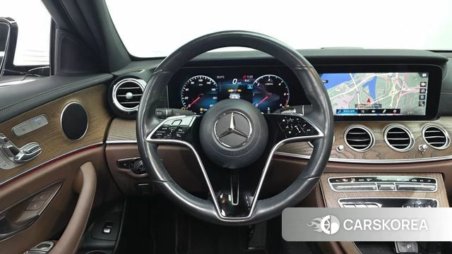 Mercedes-Benz E-Class W213 2021 Белый из Кореи, фото 2