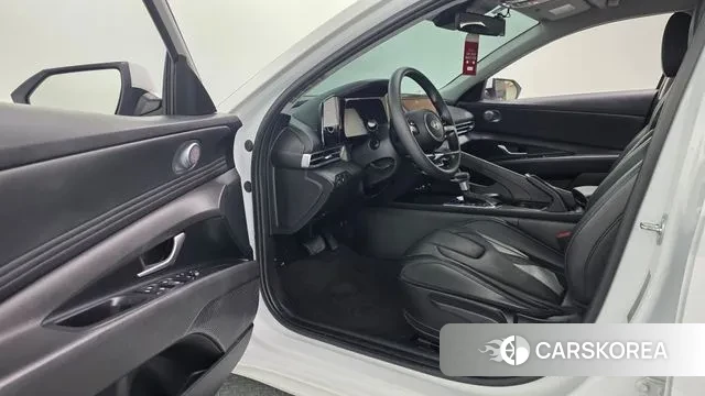 Hyundai The New Avante (CN7) 2023 Белый из Кореи, фото 2