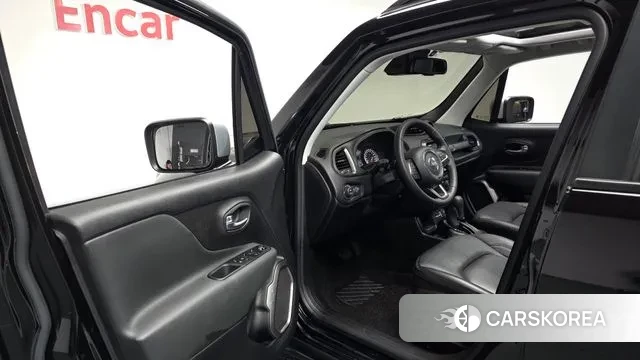 Jeep Renegade 2022 Черный из Кореи, фото 2