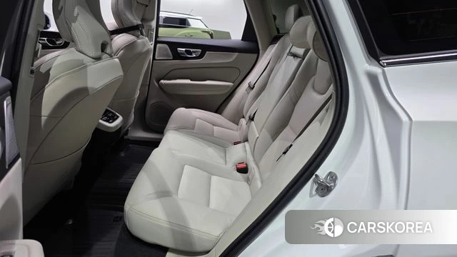 Volvo XC60 second Generation 2025 Белый из Кореи, фото 2