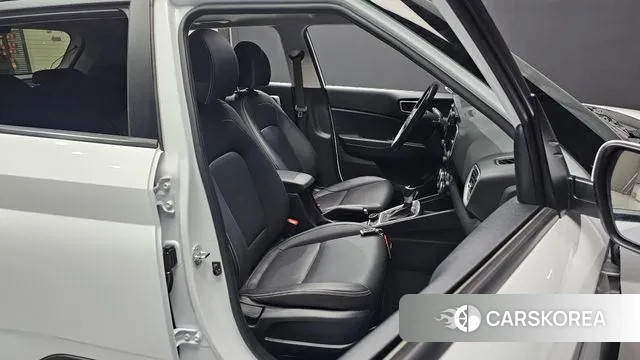 Hyundai Venue 2023 Белый из Кореи, фото 2