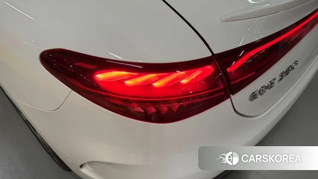 Mercedes-Benz EQE V295 2023 Белый из Кореи, фото 2