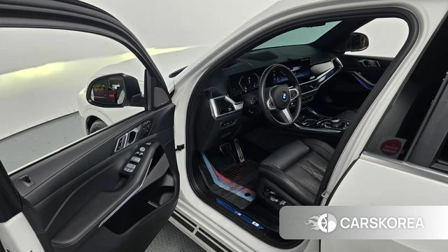 BMW X7 (G07) 2024 Белый из Кореи, фото 2