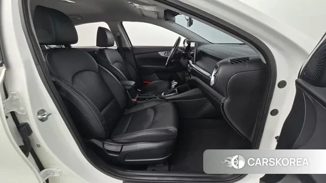 Kia The New K3 2nd generation 2021 Белый из Кореи, фото 2