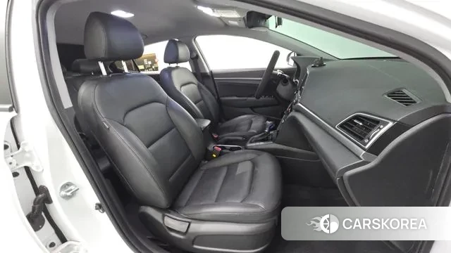 Hyundai Avante AD 2018 Белый из Кореи, фото 2