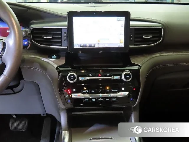 Ford Explorer 6th Generation 2021 Белый из Кореи, фото 2