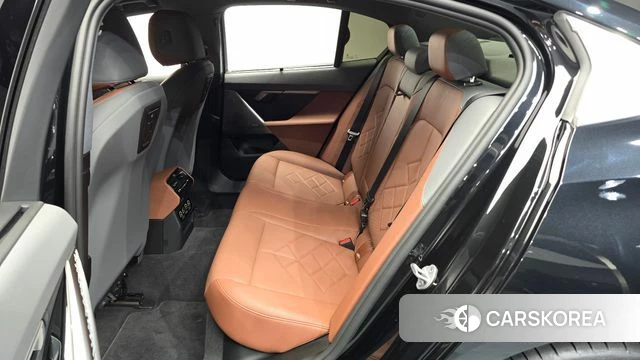 BMW 5 Series (G60) 2026 Черный из Кореи, фото 2