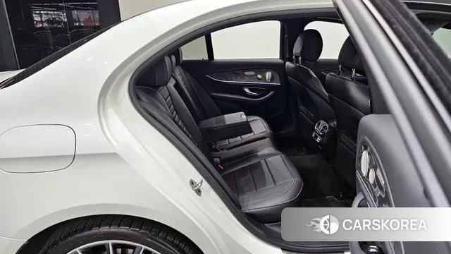 Mercedes-Benz E-Class W213 2022 Белый из Кореи, фото 2