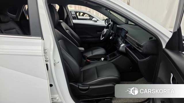 Hyundai Kona (SX2) 2023 Белый из Кореи, фото 2