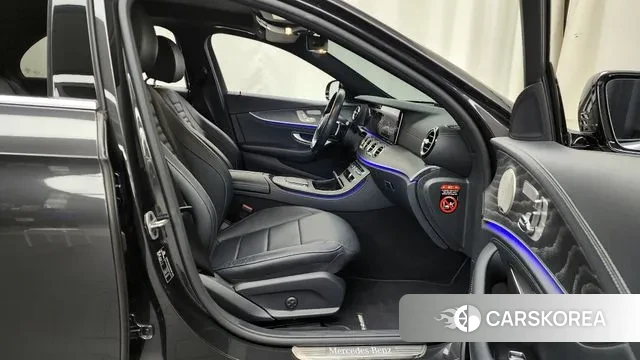 Mercedes-Benz E-Class W213 2021 Серый из Кореи, фото 2